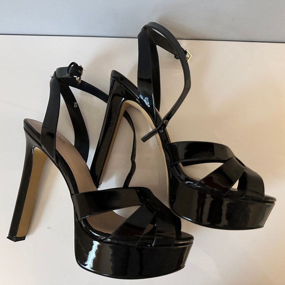 Also high heel plate from sandals. - Picture 9 of 12